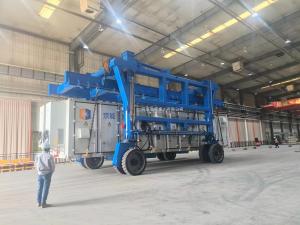 海泰制造-集裝箱跨運(yùn)車-SC80t-4.5m 現(xiàn)場實(shí)驗